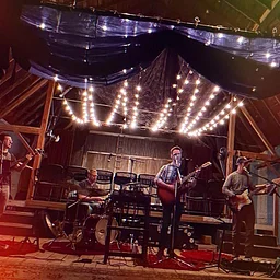 Live Music: dadband