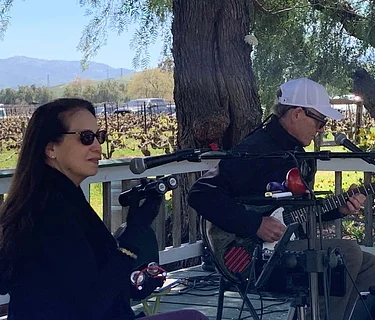 Live Music with Steve Fread, food by Fratelli’s Pizza