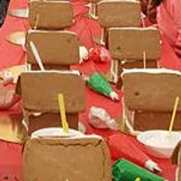 Kid's Gingerbread House Day