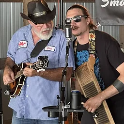 Smokin’ Meerkats – Live Music on the Lone Girl Rooftop