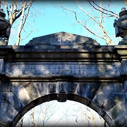 Oak Hill Cemetery: Artists, Painters, and Ancient Trees