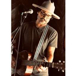 Erik Flores