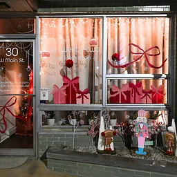 Merry and Bright Winter Wonderland Decorating Contest