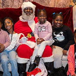 Santa and a Movie: The Grinch (2018)