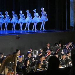 Cinderella featuring the Indianapolis Ballet