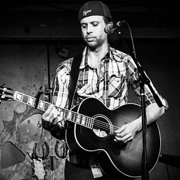 Live Music: Robert Meade
