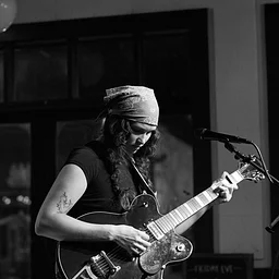 Frances @ Perihelion Brewery