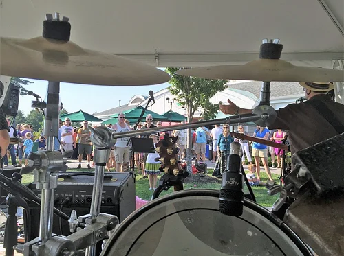 TRUFFLE - Live Entertainment - Grill 28 Restaurant