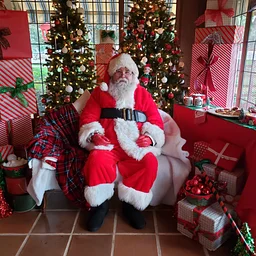 Photos with Santa 9am-10am at the Ainsley House