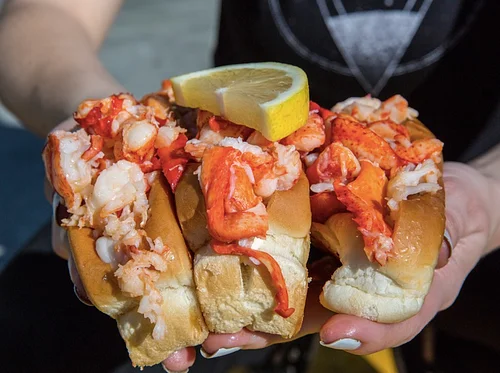 Tosa Food Truck: Cousins Maine Lobster!