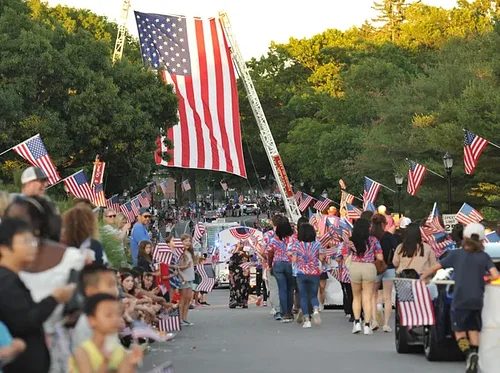 (Public) Quincy Flag Day Parade
