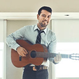 Live Music During Fall Barrel Tasting Weekend 1: Andru Gomez