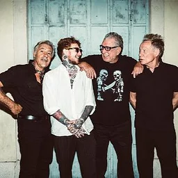 Sex Pistols (Steve Jones, Paul Cook, Glen Matlock) featuring Frank Carter
