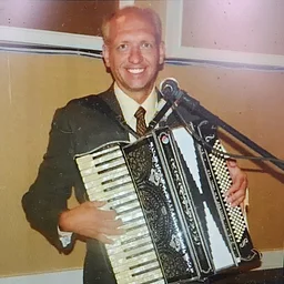 Live Music: Mike Wojtila