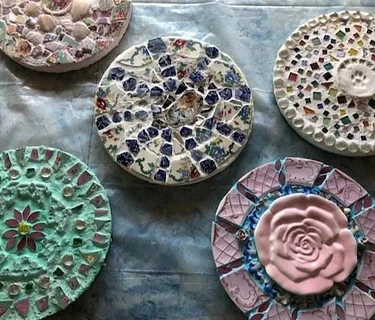 Beginners Guide to Mosaics: Crafting a Stepping Stone (Class 1)