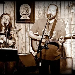 LIVE MUSIC with The Gilmore Family Band