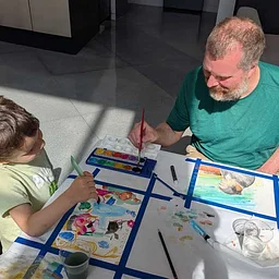 Free Art Workshop: Hand Print Art