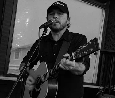 LIVE MUSIC - chris bauer