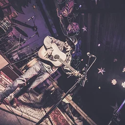 Kevin Troestler – COUNTRY/BLUES ARTIST