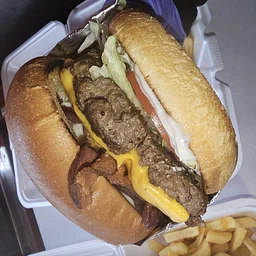 Food Truck: Snacks on the Go