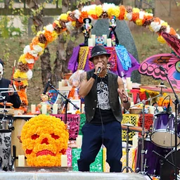 Free Day! Dia De Muertos Community Celebration