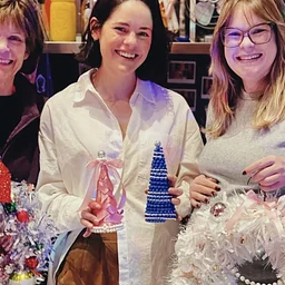 LAST HURRAH: Junk Wreaths and Tacky Trees
