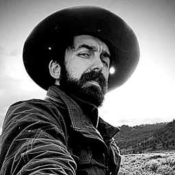 LIVE MUSIC: AARON YOUNG
