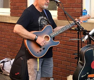 Live music: Mark Shuttleworth
