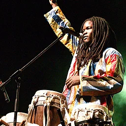 saturday – Lamine Touré & Group Saloum – Senegalese Afropop– in the performance space