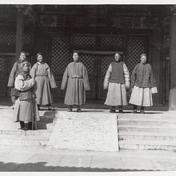 Chinese Eunuchs at the End of Empire