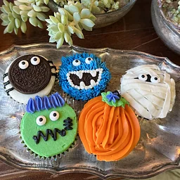 Halloween Cupcake Decorating * KID FRIENDLY