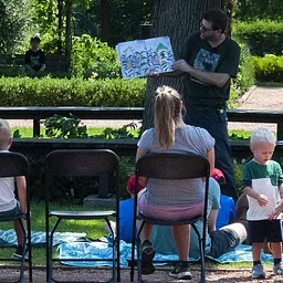West Chicago Public Library Storytime in the Garden