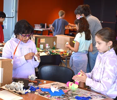 Summer Art Camp: Animals Around Us (Ages 7-8)