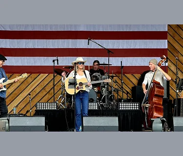 Jules & The Agreeables Benefit Concert