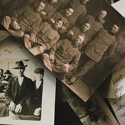 Unclutter Your Photos (Lunch & Learn)