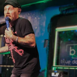 Die Laughing Comedy – Blue Door