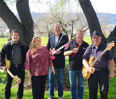 FREE MUSIC + WINE SERIES FEATURING Encore 5