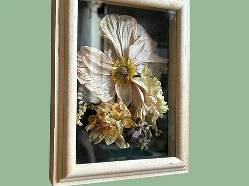 Dried Floral Shadow Box Worshop