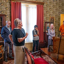 The Tour Guide’s Choice Tour: A Deep-Dive Experience