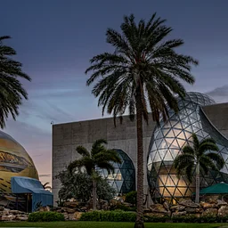 Poetry at The Dalí