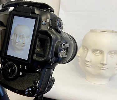 PHOTOGRAPHING YOUR 2D AND 3D ARTWORK