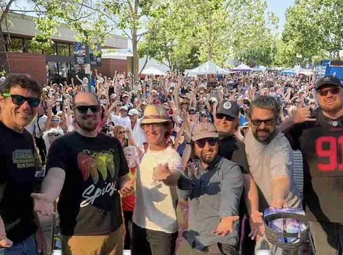 Live Music With The Vibe