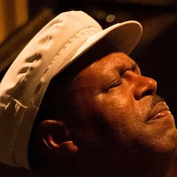 SaRon Crenshaw Acoustic