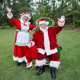 Neighborhood Nights presented by H-E-B: Holiday Edition