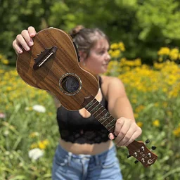 Honey on Uke