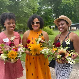 The Art of Gathering: A Spiral Bouquet Workshop