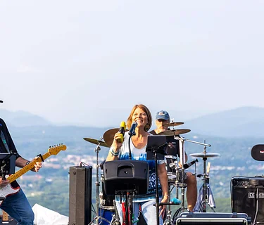 Summit Sounds with Movin’ On