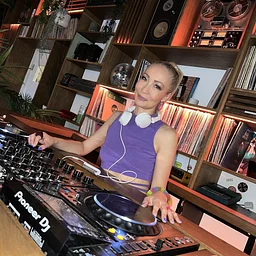 SATURDAY – late night lou’s – galaxy express ft. dj saucy lady - IN THE LOUNGE