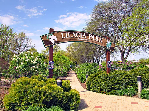 Guided Tours of Lilacia Park
