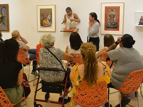 Taller bilingüe de discusión artística y creación artística para personas con pérdida de memoria